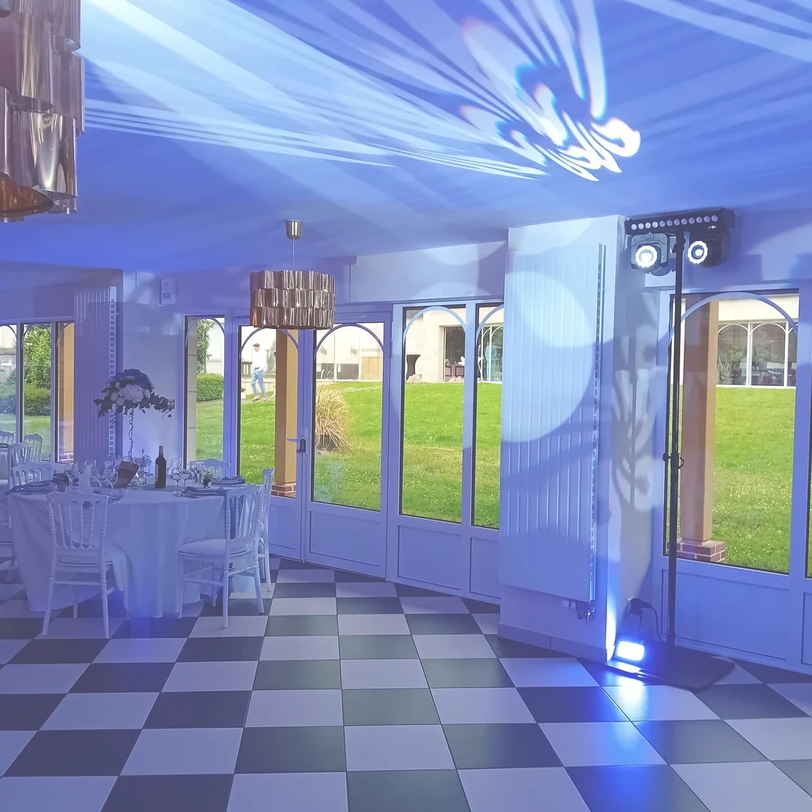 Ambiance lumineuse bleue, réception — DJ mariage DJ entreprise Essonne Val-de-Marne The French Deejay's